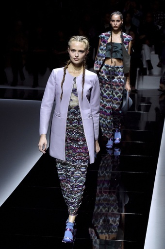 「エンポリオ アルマーニ」17年春夏