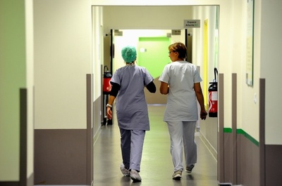 看護師の過労、高い患者死亡率と関連か