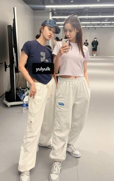 少女時代ユナ×ユリ、振付練習室公開 – KOREA WAVE