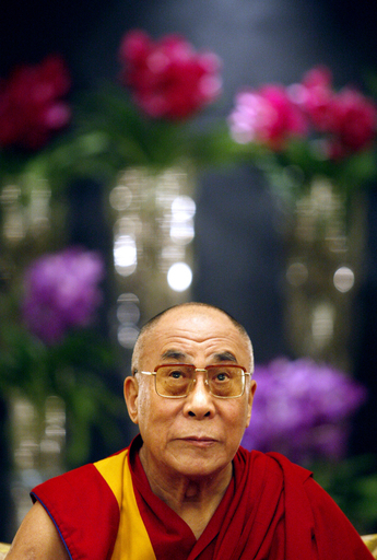 腹痛で入院のダライ・ラマ、胆石手術に成功