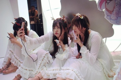 来場者がゲーム展示会場をライブ配信、盛り上げ役に 上海