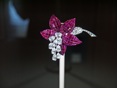 「ヴァン クリーフ＆アーペル」と日本工芸の展覧会が4月開催