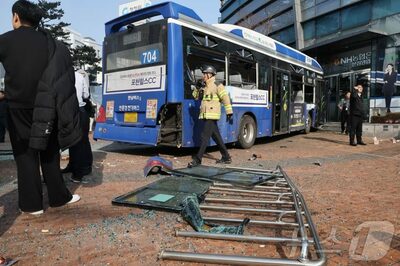 韓国でブレーキ誤操作の事故が多発…防止装置と免許教育の見直し急務