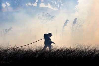 いいところ見せようと放火、ギリシャの消防士志望の男