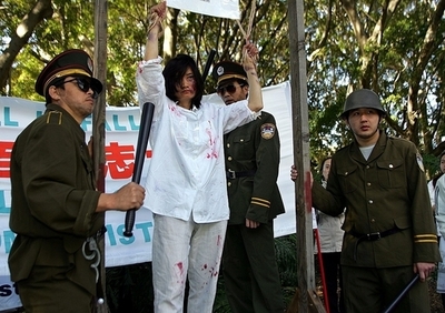 豪から強制送還の中国人活動家が自殺、拷問受け絶望か