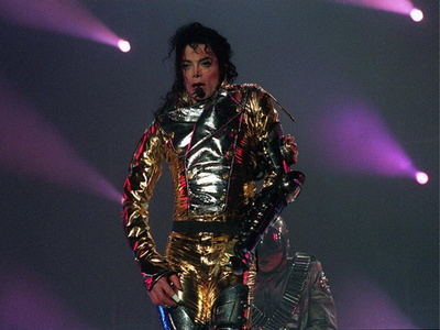 M・ジャクソン、ホログラムで「復活」 米ビルボード音楽賞
