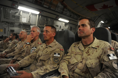 カナダ、外交政策を大転換 国防費増、内向きの米から自立