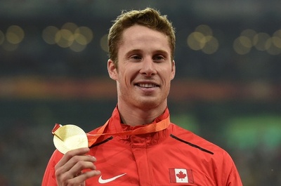 ドルインが男子走り高跳びを制す、第15回世界陸上