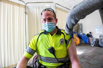 米、1千万人にワクチン1回目接種 目標ペースには届かず