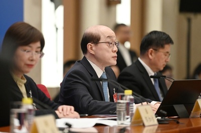 昨年の都市部の新規雇用は1244万人