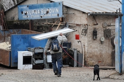 チェコで歩道橋が盗まれる、重さ10トン 金属の売却目的か