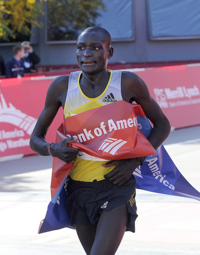 男子はキメットが大会新で制覇、女子優勝はジェプトゥー シカゴ・マラソン