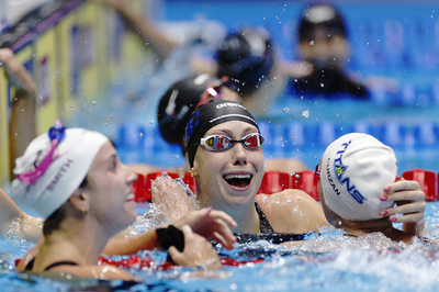 女子100バタで世界新 米ウォルシュが55秒18