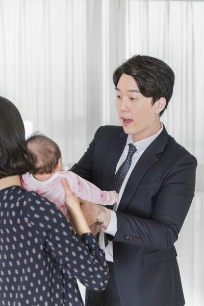 週末だけ育児参加の夫、専業主婦の妻に「感謝しろ」と強要し続け…韓国・ネット上で賛否両論