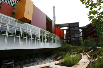 目だけでなく胃袋も満足、美術館の最新トレンド