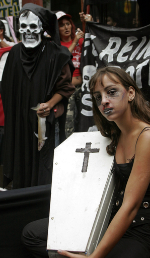 通夜中に「生き返った」81歳チリ男性、家族の早とちりが原因