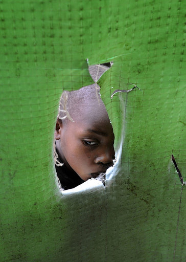 コンゴ情勢悪化、ウガンダに大量難民1万人以上