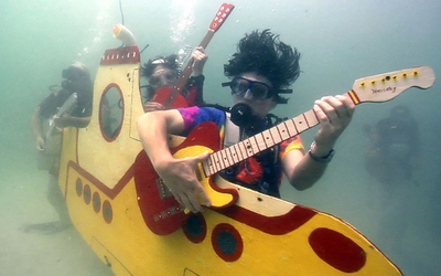 米フロリダの「水中音楽祭」、海中で聴く『イエローサブマリン』