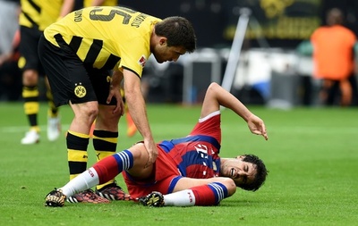 バイエルンのマルティネスが長期離脱か、独スーパーカップで負傷