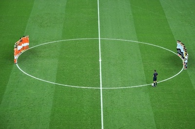 オランダ対アルゼンチンの準決勝でディ・ステファノ氏に黙とう