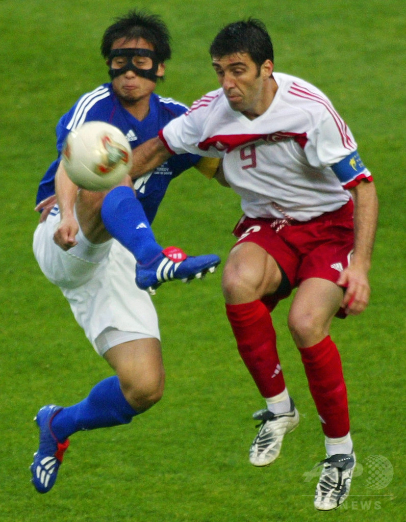 W杯日韓大会で活躍の元トルコ代表に逮捕状、クーデター未遂めぐり