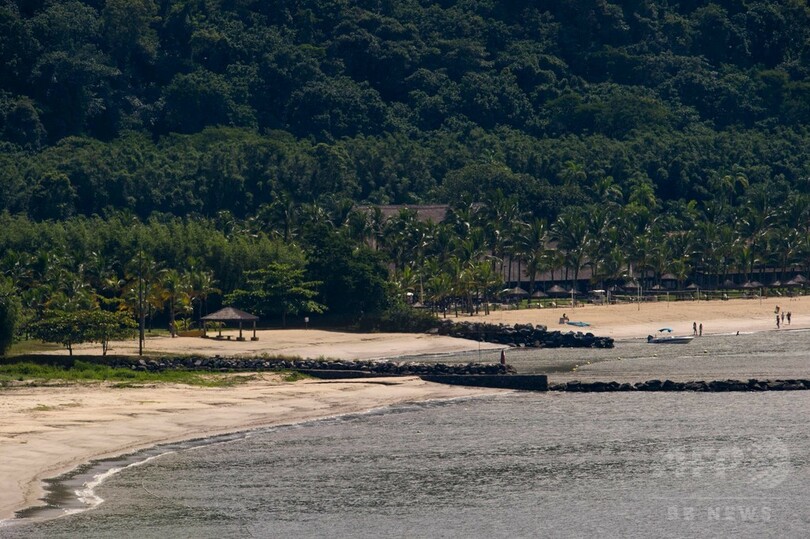 手術成功のネイマールがヘリで退院、別荘でリハビリ開始へ