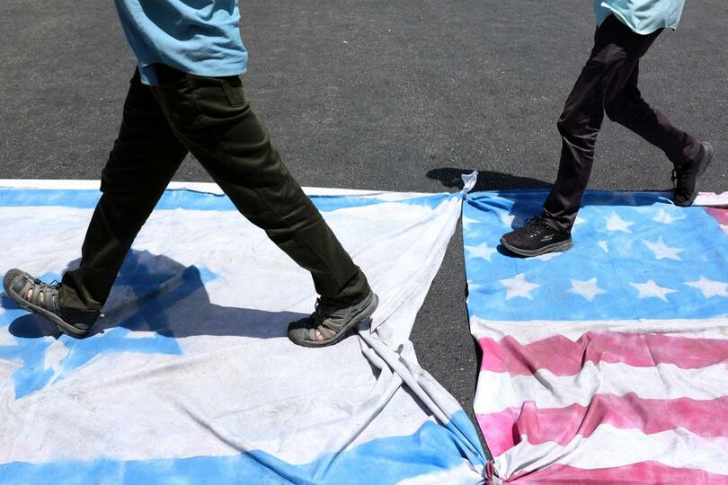 イラン、イスラエルの攻撃に「より壊滅的な」報復を警告
