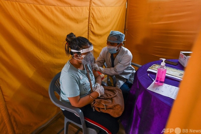 ワクチン特許放棄への支持高まる ファイザーなどは反発