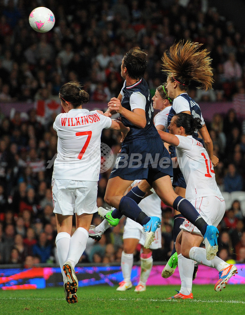 米国がカナダとの激戦制し決勝進出、女子サッカー