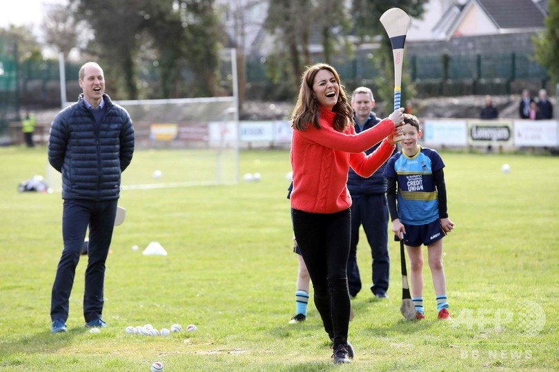 英王子夫妻 アイルランドで伝統スポーツに挑戦 公式訪問終える 写真21枚 国際ニュース Afpbb News