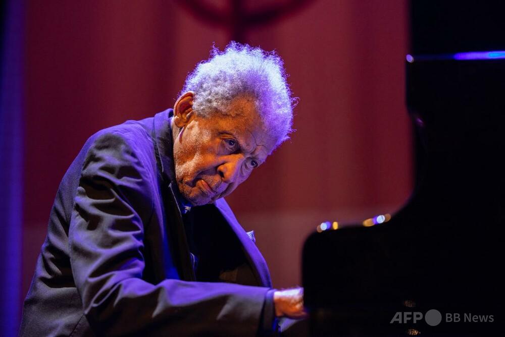 南アフリカの伝説的ジャズピアニスト、アブドゥーラ・イブラヒムさん死去 91歳