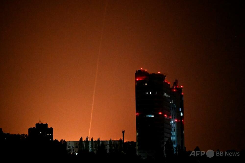 ウクライナ首都キーウへの夜間攻撃で死者12人、モスクワ州には無人機250機