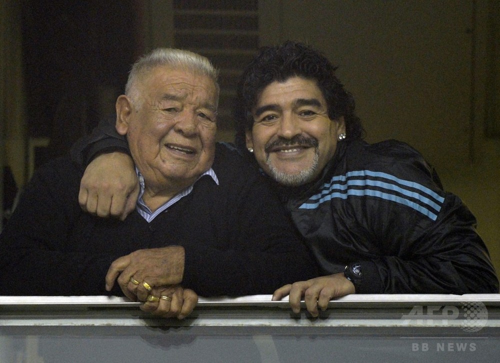 マラドーナ氏の父ドン・ディエゴ氏が死去、87歳 写真3枚 国際ニュース