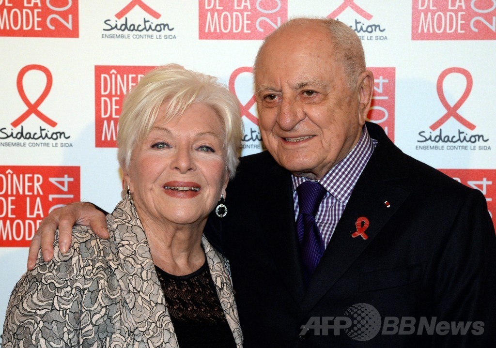 エイズ撲滅チャリティ・パーティーに、ゴルチエやカトリーヌ・ドヌーヴなど豪華ゲスト