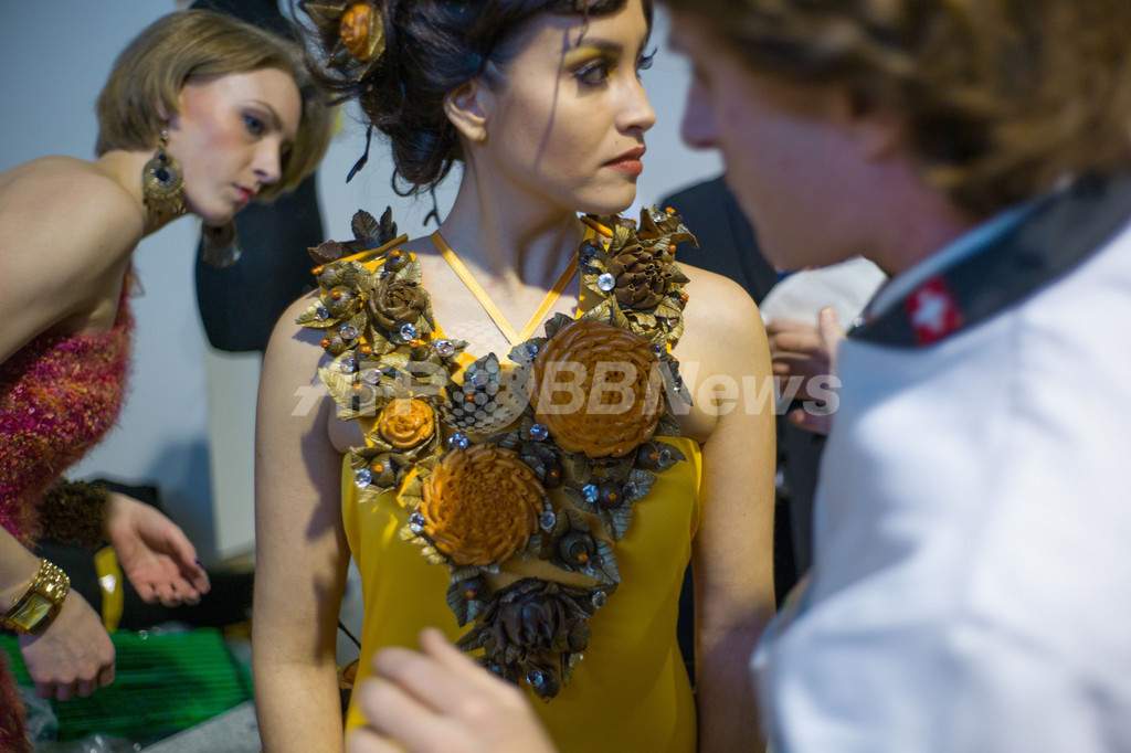 チョコの祭典「サロン・デュ・ショコラ」でファッションショー