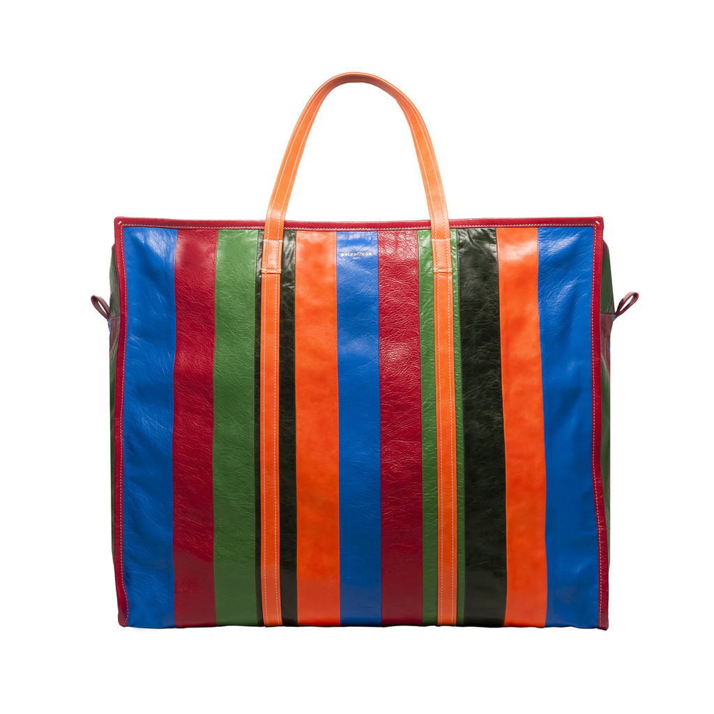 「バレンシアガ」から新作アクセサリーライン「バザール」登場