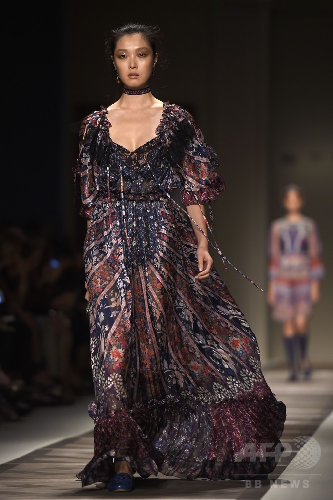 「エトロ」16年春夏コレクション