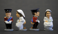 スペイン・カタルーニャ（Catalonia）地方のクリスマス恒例の排便人形「カガネル（Caganer、「排便」の意）が今年も製作され、サッカースペイン1部リーグのFCバルセロナ（%%FC Barcelona%%）所属の選手をはじめ、ロックンロールのレジェンド、英国のロイヤルファミリーが登場した。

カタルーニャでは18世紀頃から、クリスマスシーズンになると有名人が排泄する姿を模した陶器の人形を自宅内に隠し、招待客に探させるのが風習となっている。カガネルは翌年の豊穣（ほうじょう）、希望、繁栄の象徴とされる。

英国のウィリアム王子（Prince William）とキャサリン妃（Catherine, Duchess of Cambridge）のカガネル（2011年11月8日撮影）。(c)AFP/LLUIS GENE&lt;a href=&quot;http://www.afpbb.com/article/sports/soccer/spain/2839725/8051270&quot;&gt;&lt;b&gt;＜記事本文へ戻る＞&lt;/b&gt;&lt;/a&gt;