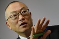 スイス・ジュネーブ（Geneva）で開幕した第66回世界保健機関年次総会（World Health Assembly）中に開催された鳥インフルエンザウイルス（H7N9型）に関する会議で話す福田敬二（Keiji Fukuda）世界保健機構（WHO）事務局長補（2013年5月21日撮影）。(c)AFP/FABRICE COFFRINI
