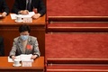 中国・北京の人民大会堂で開幕した全国人民代表大会（全人代、国会に相当）に出席した香港の林鄭月娥（キャリー・ラム）行政長官（2020年5月22日撮影）。(c)Leo RAMIREZ / AFP