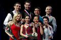 フィギュアスケート全米選手権（2013 Prudential U.S. Figure Skating Championships）は26日、米ネブラスカ（Nebraska）州オマハ（Omaha）にあるセンチュリーリンク・センター（CenturyLink Center）で行われ、ペア・フリースケート（FS）ではマリッサ・キャステリ（Marissa Castelli）/サイモン・シュナピア（Simon Shnapir）組が118.34点を獲得し、合計180.61点で優勝を決めた。

表彰式に臨む（左から）2位のアレクサ・シメカ（Alexa Scimeca）/クリス・クニーリム（Christopher Knierim）組、優勝したマリッサ・キャステリ/サイモンン・シュナピア組、3位のフェリシア・ザン（Felicia Zhang）/ネイサン・バーソロメイ（Nathan Bartholomay）組、4位のリンジー・デイビス（Lindsay Davis）/マーク・ラドウィグ（Mark Ladwig）組（2013年1月26日撮影）。(c)AFP/Getty Images/Matthew Stockman