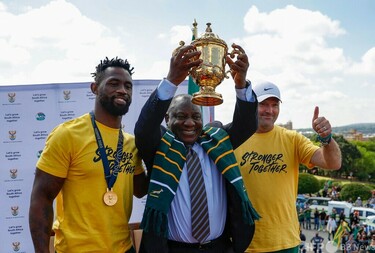 祝優勝【直筆】ラグビーW杯  南アフリカ エツベスサイン 73861_ext_04_0_L.jpg