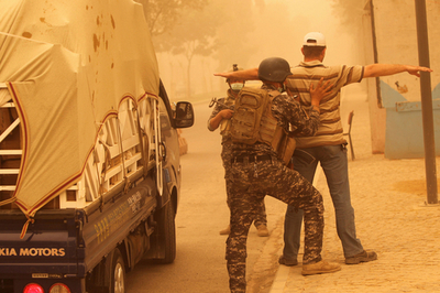 イラクの首都で砂嵐、イランの核協議にも影響か