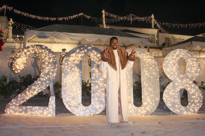 歌手ノーウッド・ヤング、ハンコック・パークでクリスマスパーティーを開催