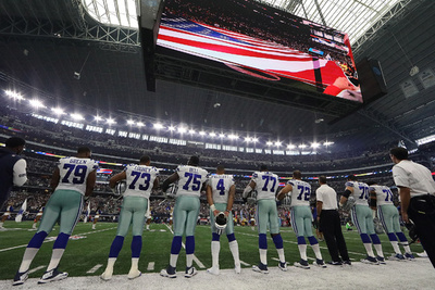NFL「選手に国歌演奏時の起立を要求していない」、トランプ大統領に異議