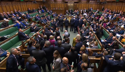 英議会、12月12日総選挙を承認 EU離脱の行き詰まり解消へ