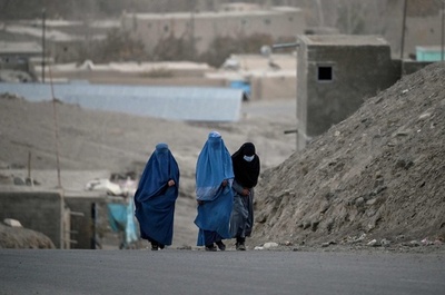 女性130人を売買、男を逮捕 アフガニスタン