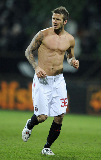 ベッカム シーズン終了までミラン残留