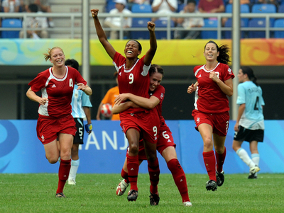 カナダ女子 五輪初戦白星で飾る