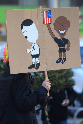 ネオナチの父を射殺、少年に有罪判決 米国